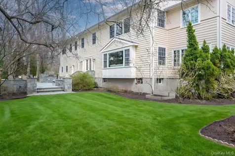 981 Green Meadow Lane Mamaroneck NY 10543