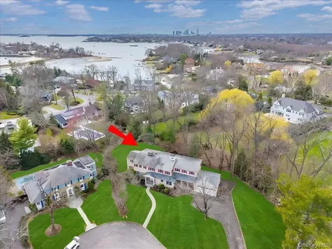 981 Green Meadow Lane Mamaroneck NY 10543