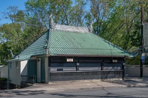 981 Green Meadow Lane Mamaroneck NY 10543