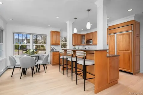 981 Green Meadow Lane Mamaroneck NY 10543