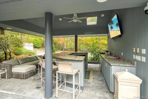8 Forest Court Oyster Bay Cove NY 11791