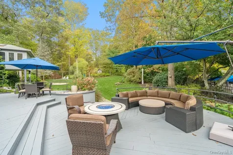 8 Forest Court Oyster Bay Cove NY 11791