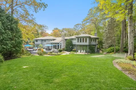 8 Forest Court Oyster Bay Cove NY 11791