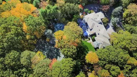 8 Forest Court Oyster Bay Cove NY 11791