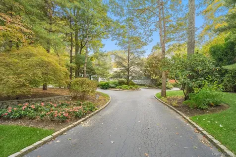 8 Forest Court Oyster Bay Cove NY 11791