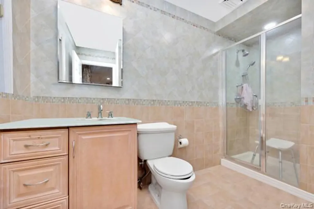1013 South End Woodmere NY 11598