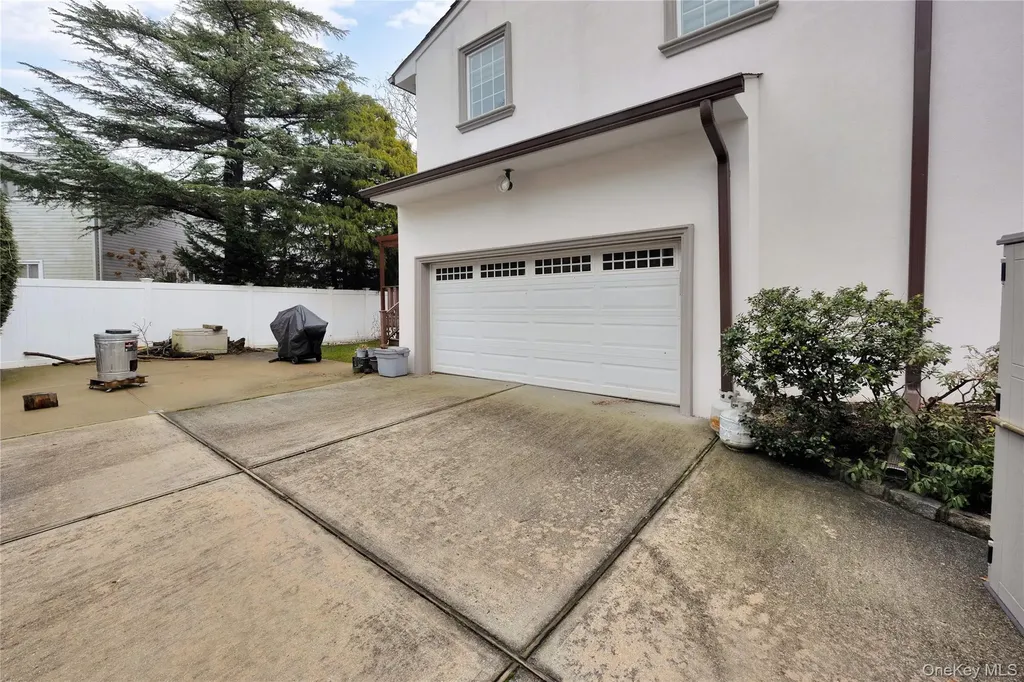1013 South End Woodmere NY 11598
