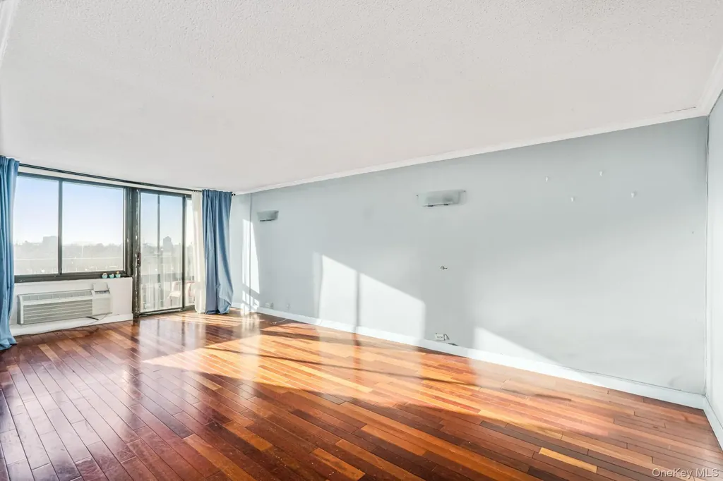 152-18 Union Turnpike Flushing NY 11367