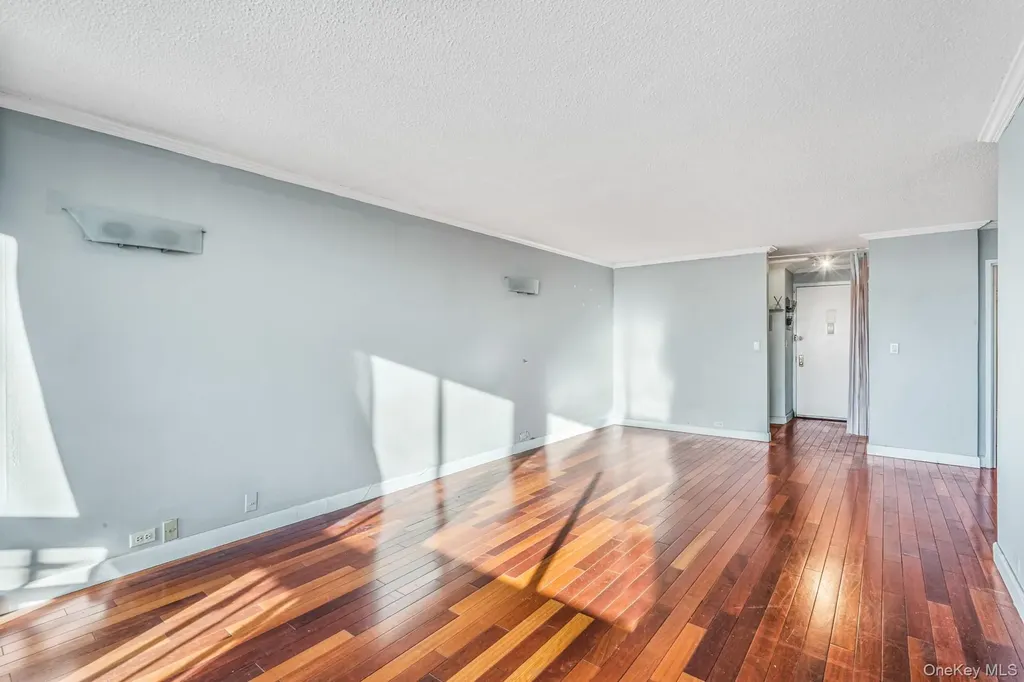 152-18 Union Turnpike Flushing NY 11367