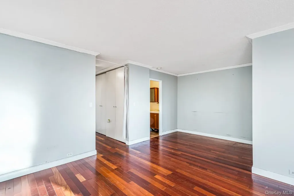 152-18 Union Turnpike Flushing NY 11367