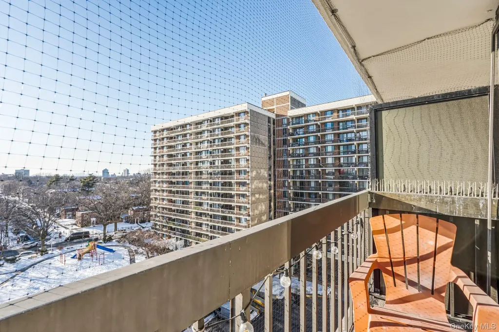 152-18 Union Turnpike Flushing NY 11367