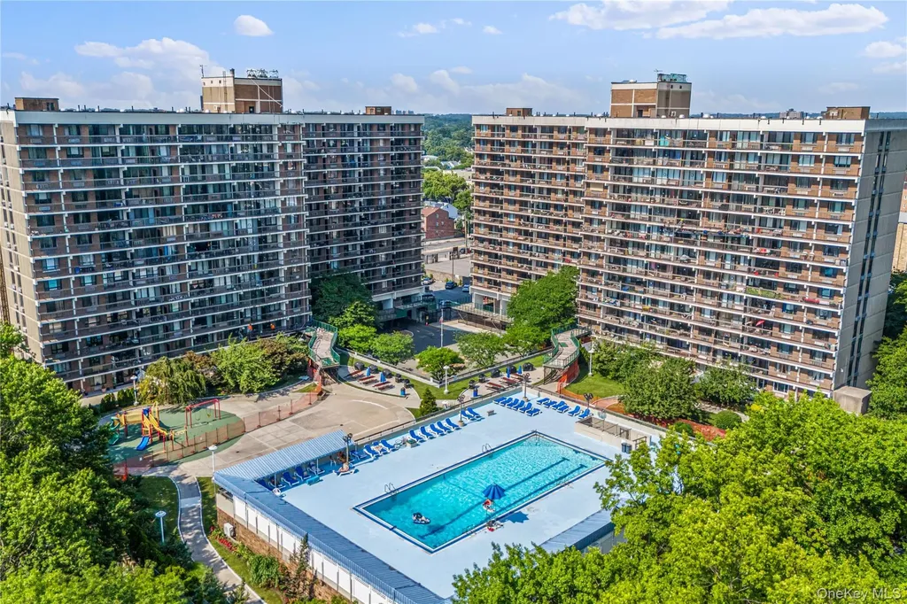 152-18 Union Turnpike Flushing NY 11367