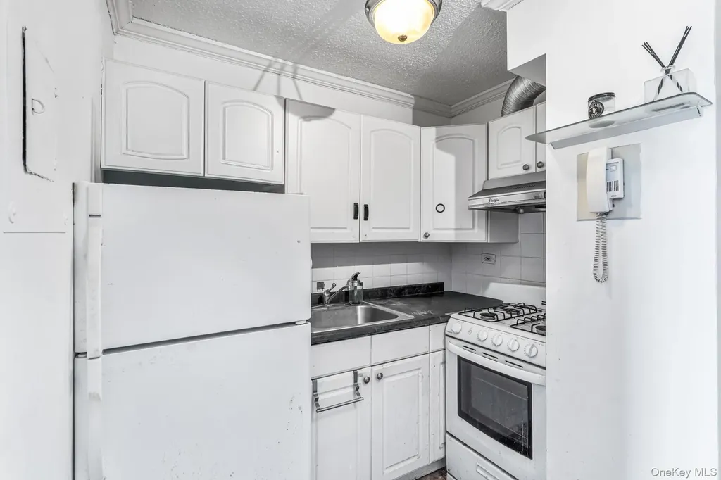 152-18 Union Turnpike Flushing NY 11367