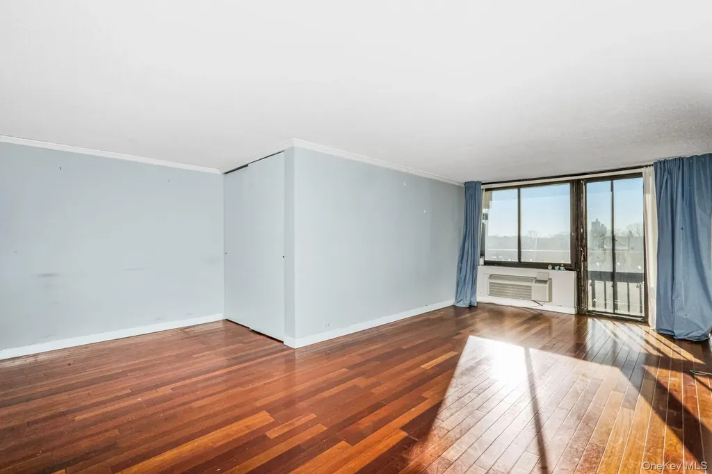 152-18 Union Turnpike Flushing NY 11367