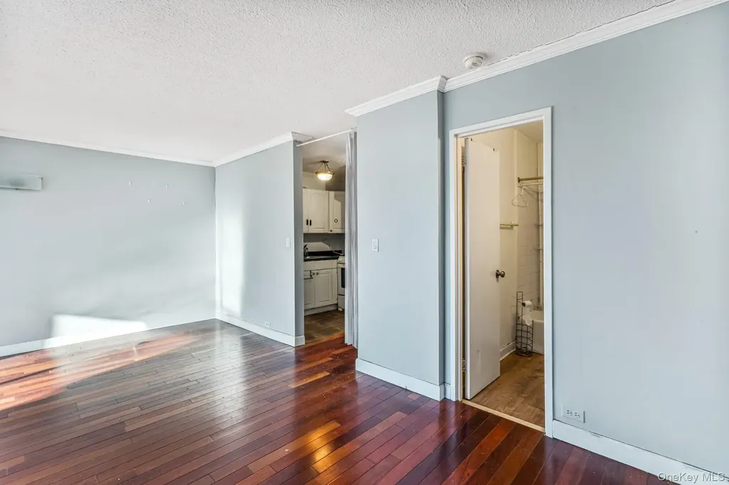 152-18 Union Turnpike Flushing NY 11367