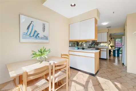 161 Stone Oaks Drive Hartsdale NY 10530