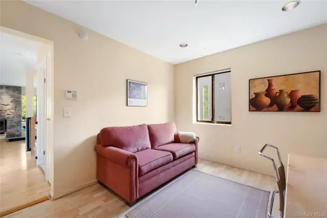 161 Stone Oaks Drive Hartsdale NY 10530