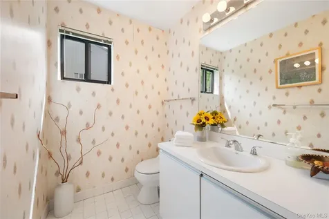 161 Stone Oaks Drive Hartsdale NY 10530