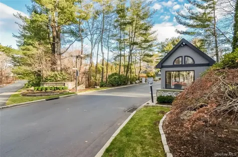 161 Stone Oaks Drive Hartsdale NY 10530