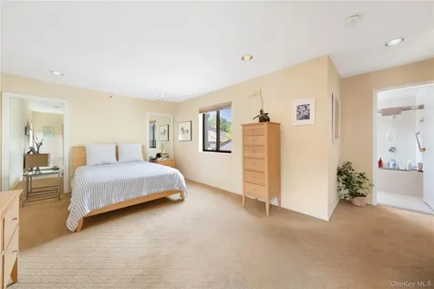 161 Stone Oaks Drive Hartsdale NY 10530