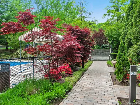 161 Stone Oaks Drive Hartsdale NY 10530