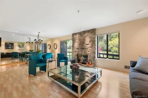 161 Stone Oaks Drive Hartsdale NY 10530