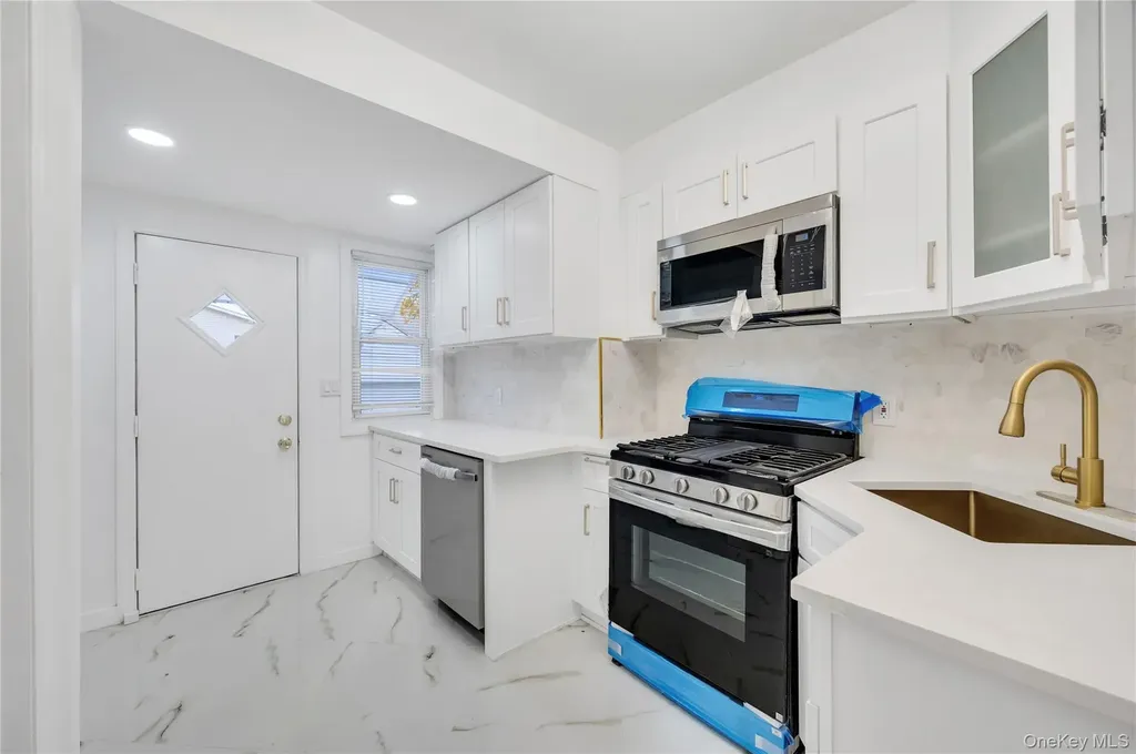 19223 116th Road Saint Albans NY 11412