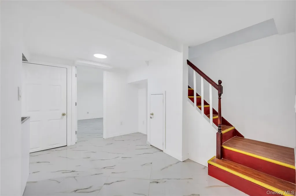 19223 116th Road Saint Albans NY 11412