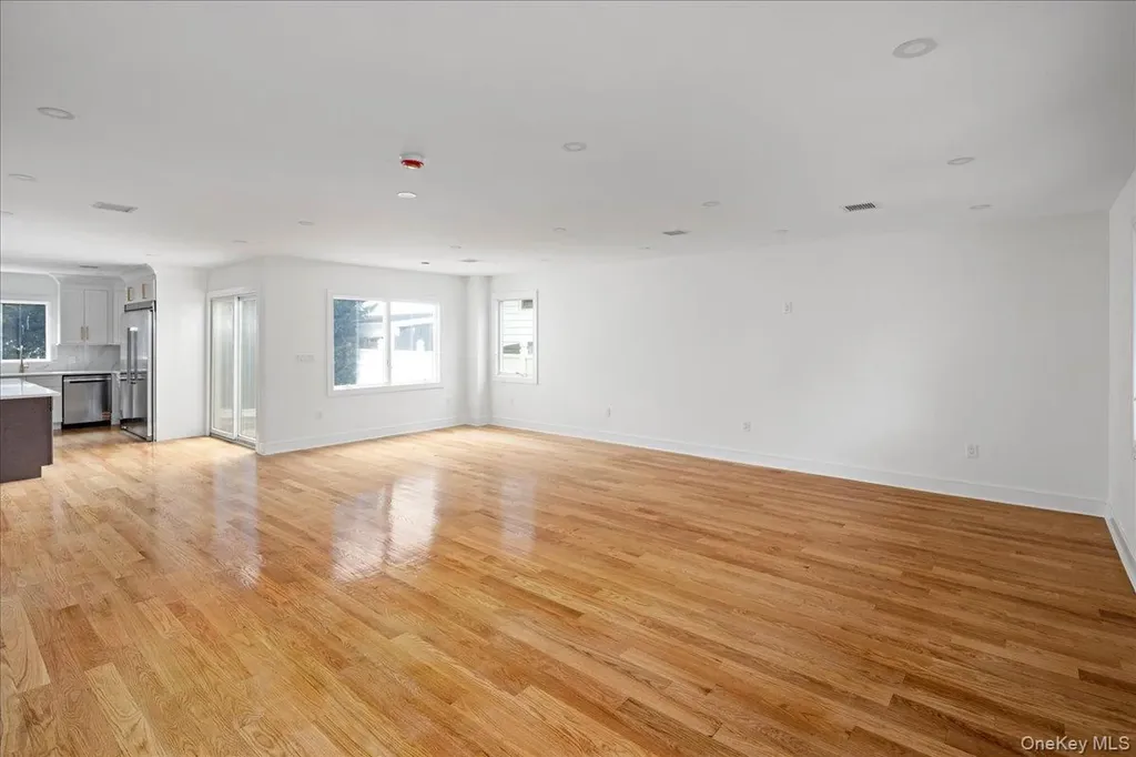 949 Midway Woodmere NY 11598