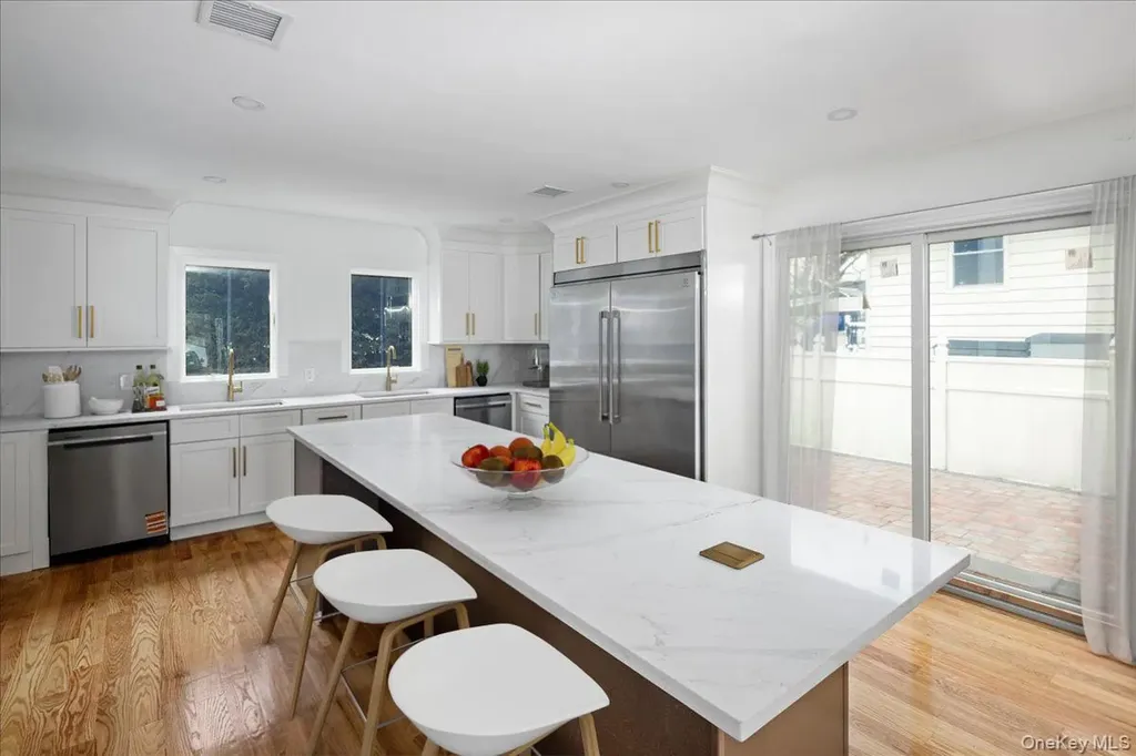949 Midway Woodmere NY 11598