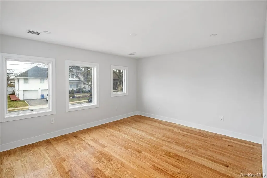 949 Midway Woodmere NY 11598