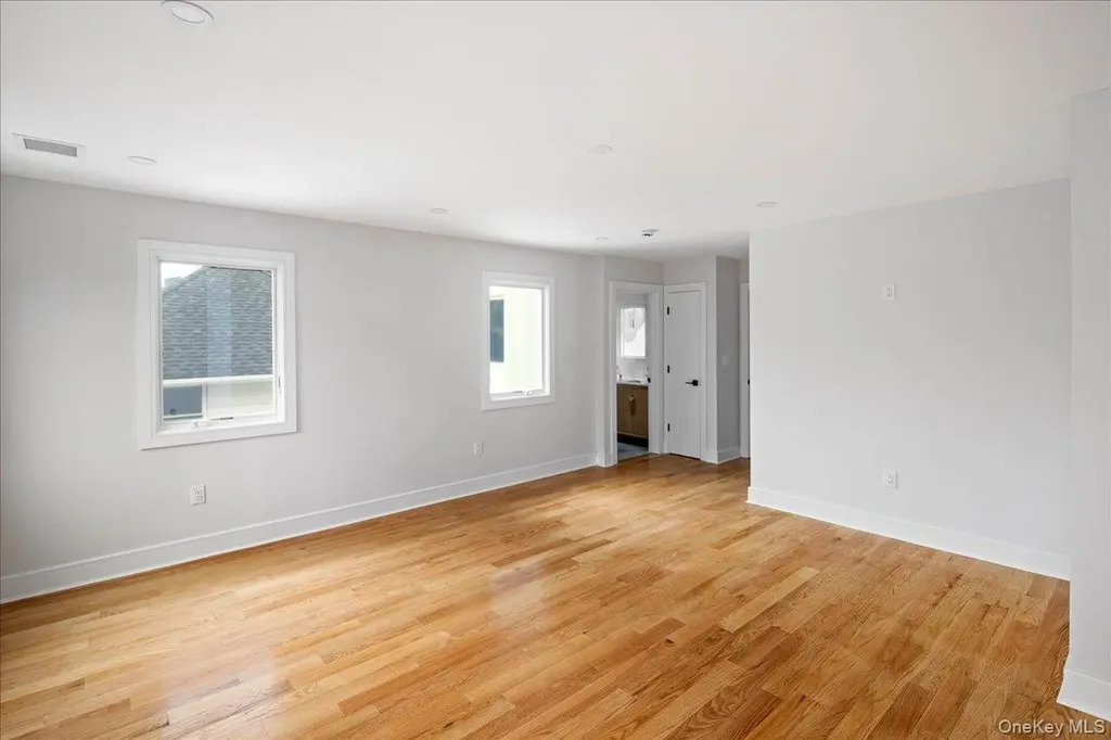 949 Midway Woodmere NY 11598