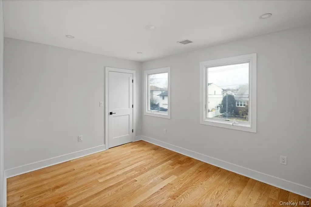 949 Midway Woodmere NY 11598