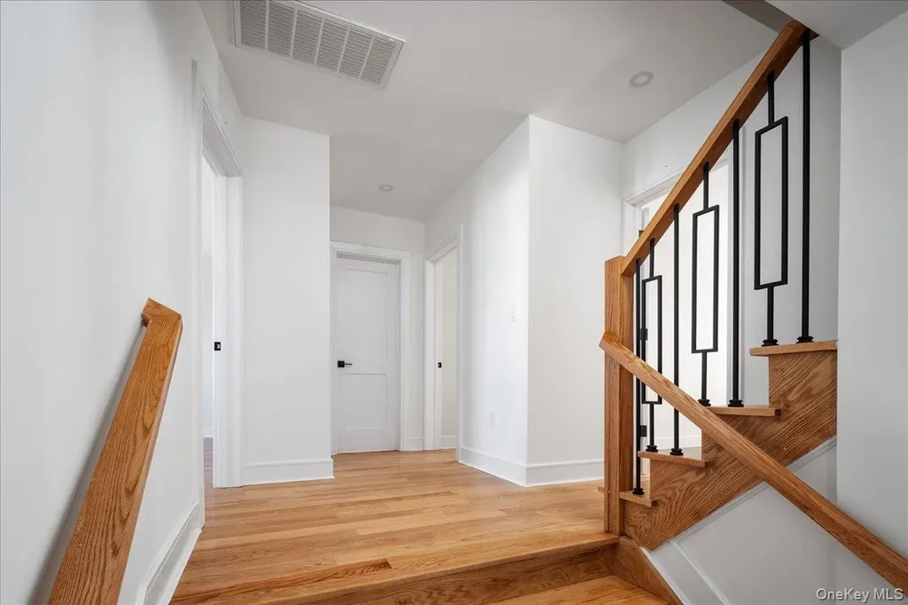 949 Midway Woodmere NY 11598