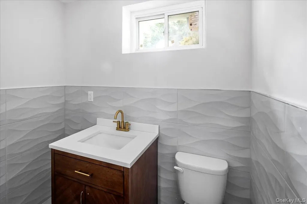 949 Midway Woodmere NY 11598