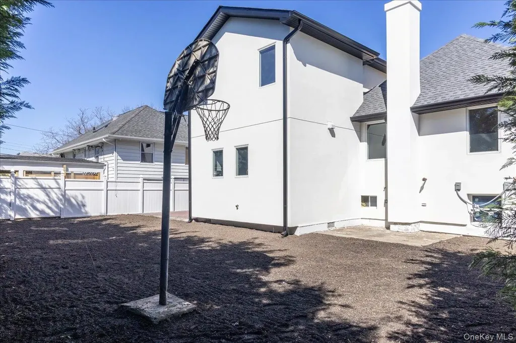 949 Midway Woodmere NY 11598