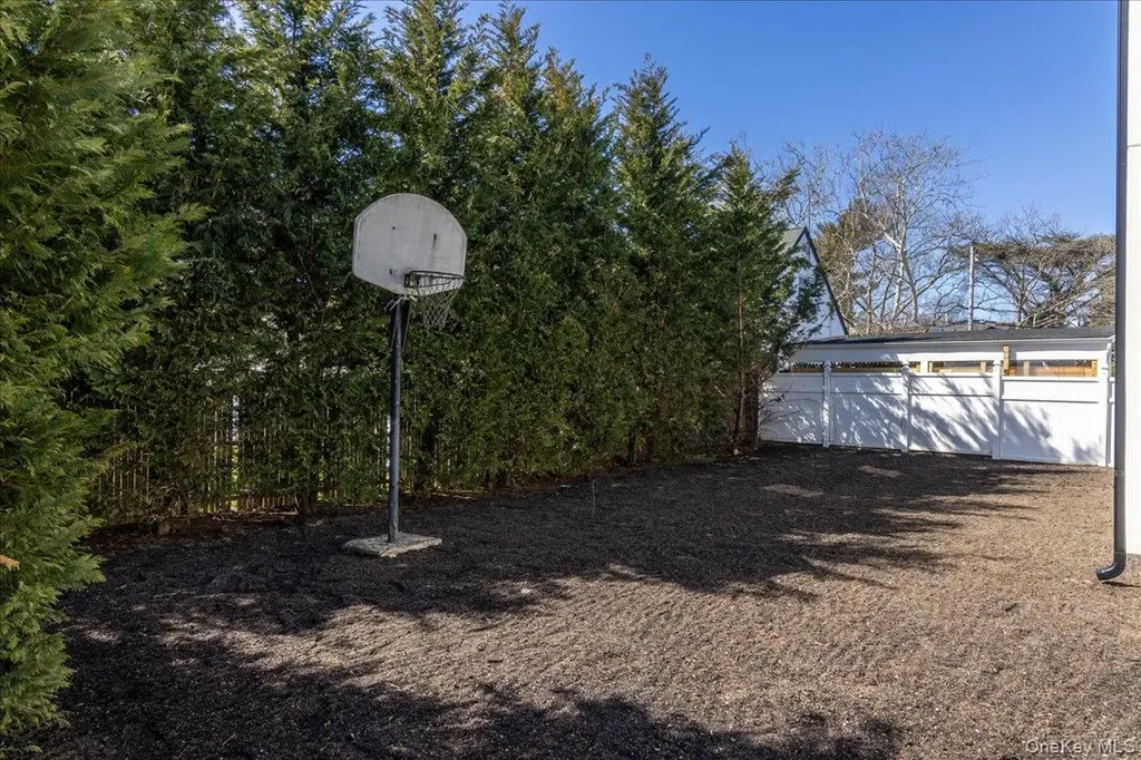 949 Midway Woodmere NY 11598