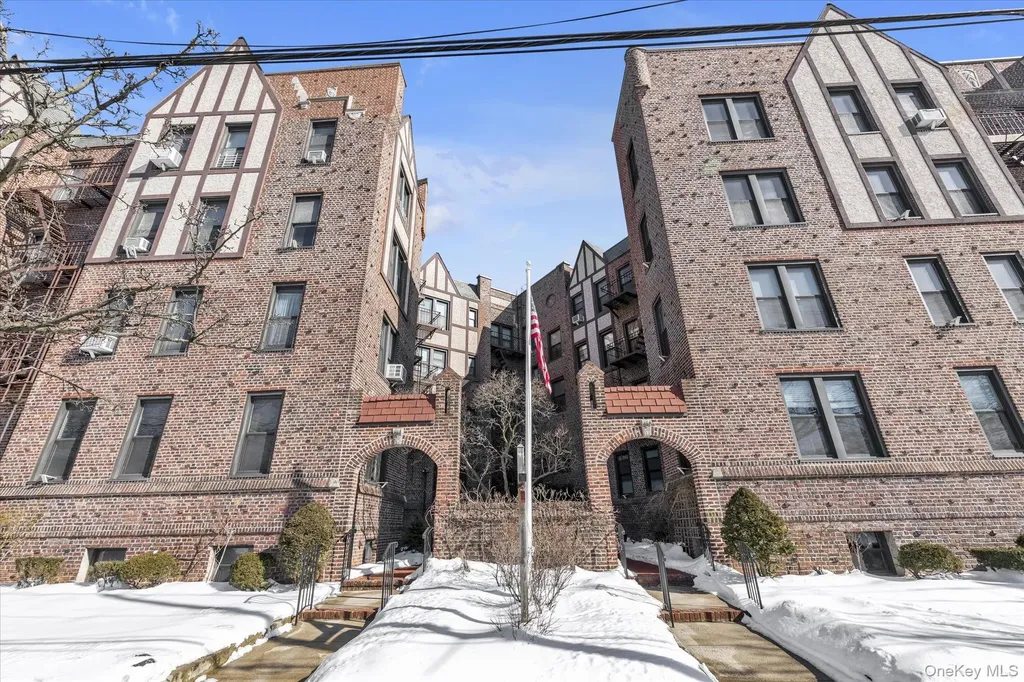 12 Hempstead Avenue Rockville Centre NY 11570