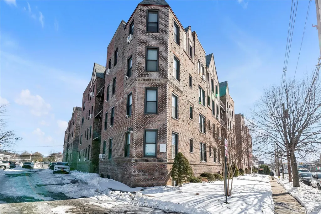 12 Hempstead Avenue Rockville Centre NY 11570