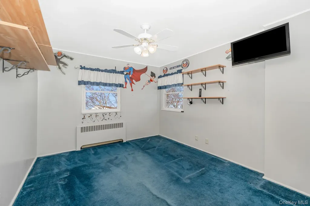 4 Nottinghill Drive Massapequa NY 11758