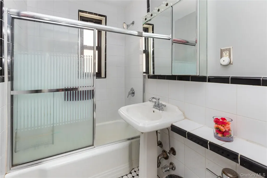 3840 Greystone Avenue Bronx NY 10463