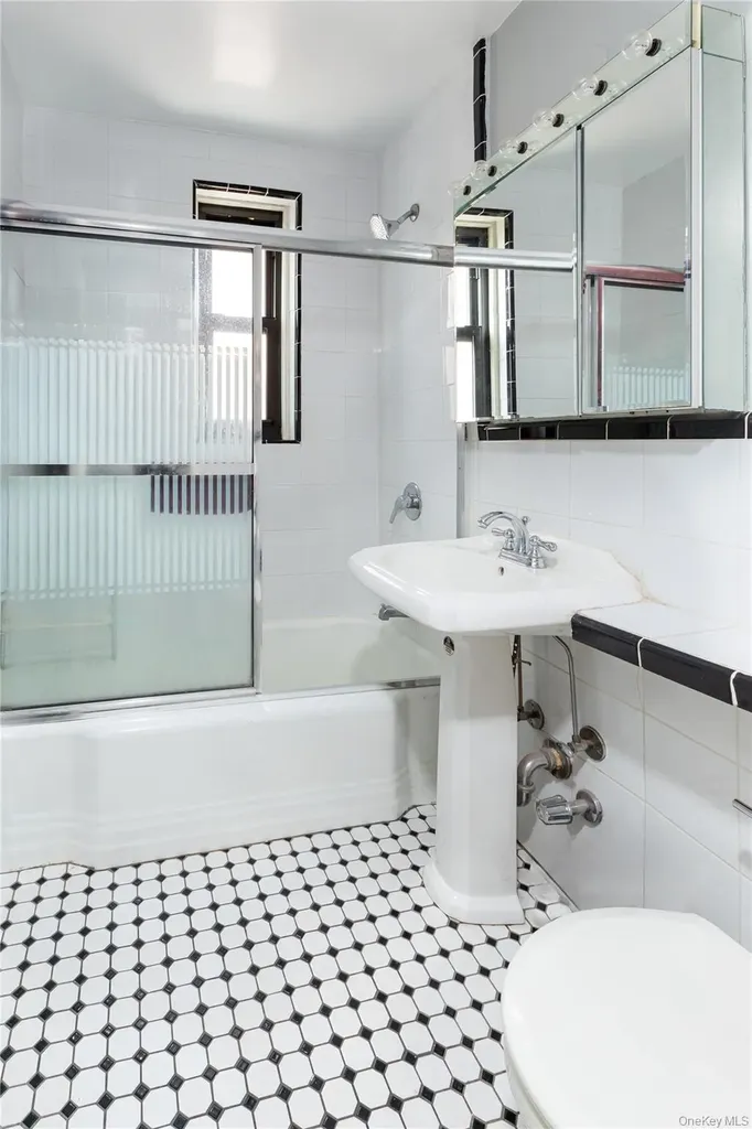 3840 Greystone Avenue Bronx NY 10463