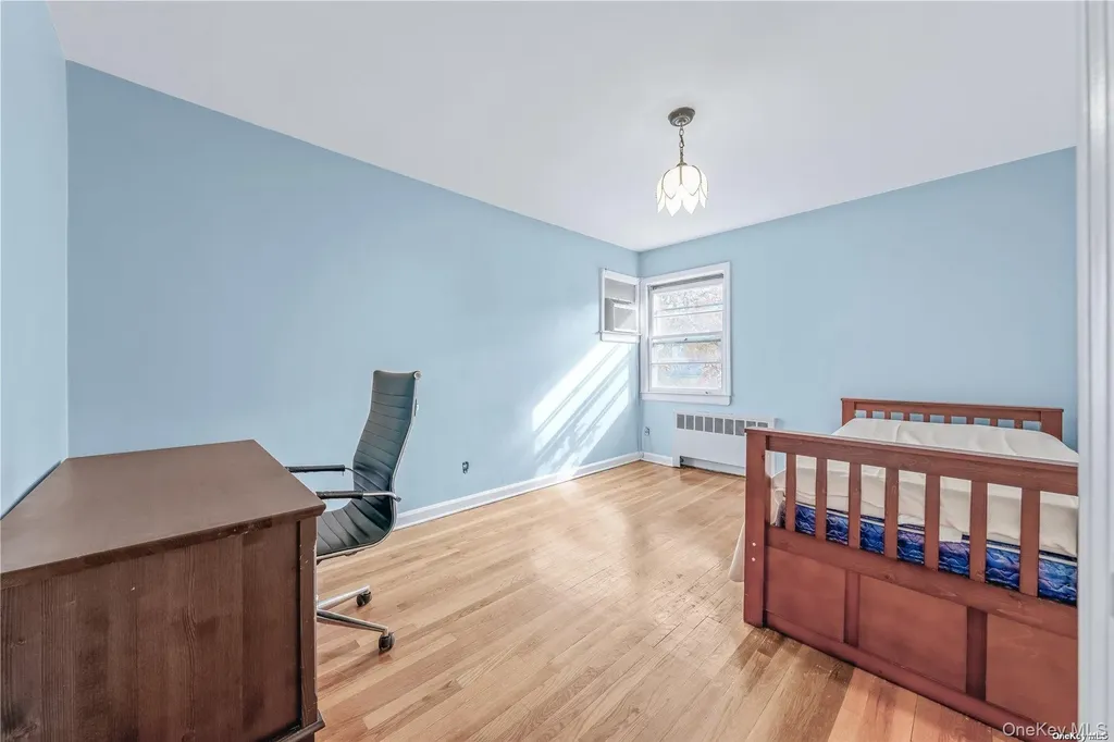 75 Hicks Lane Great Neck NY 11024