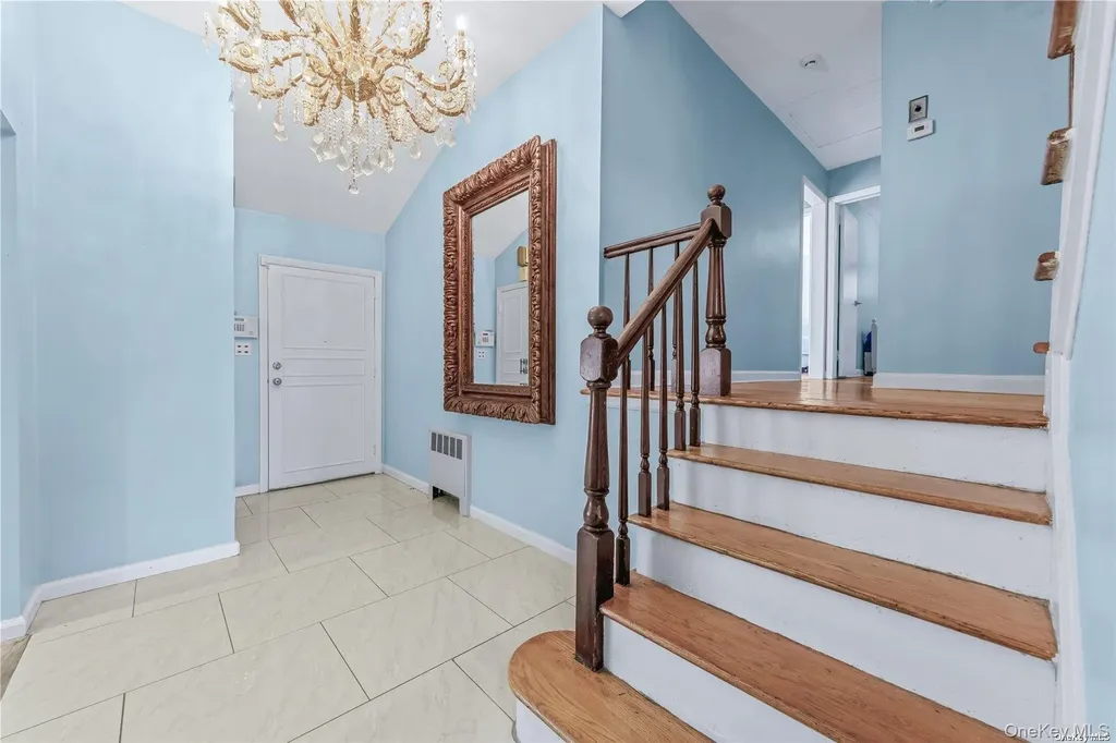 75 Hicks Lane Great Neck NY 11024