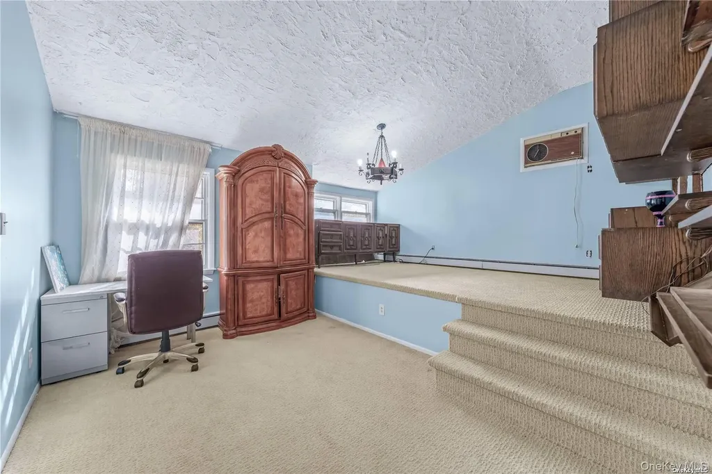 75 Hicks Lane Great Neck NY 11024