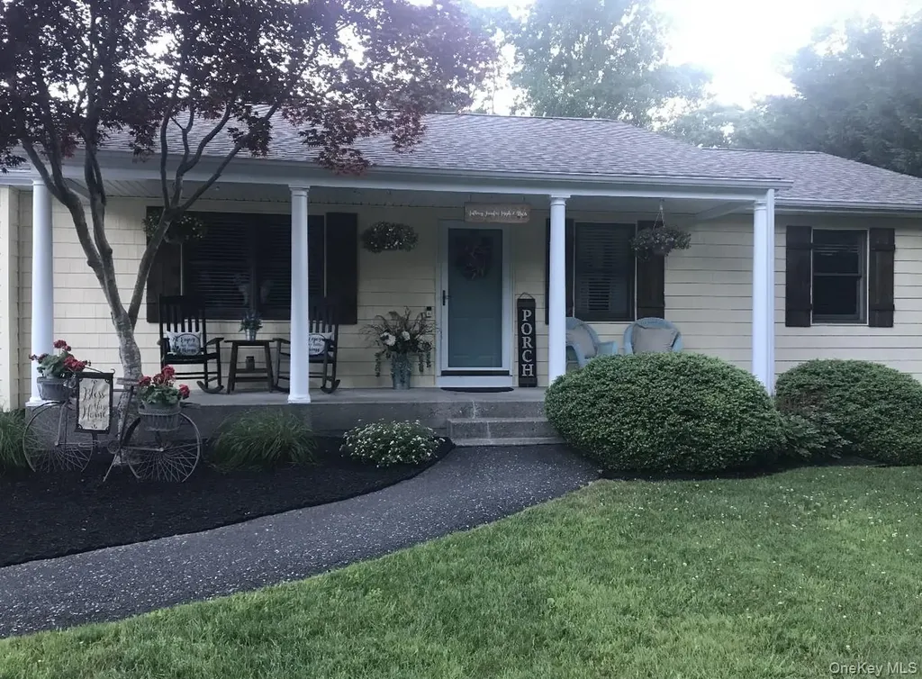 108 Middle Island Boulevard Middle Island NY 11953