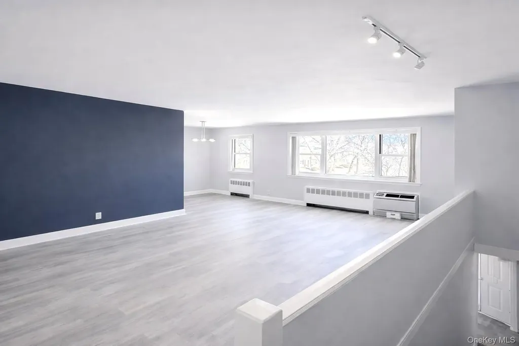 6758 152 Street Flushing NY 11367