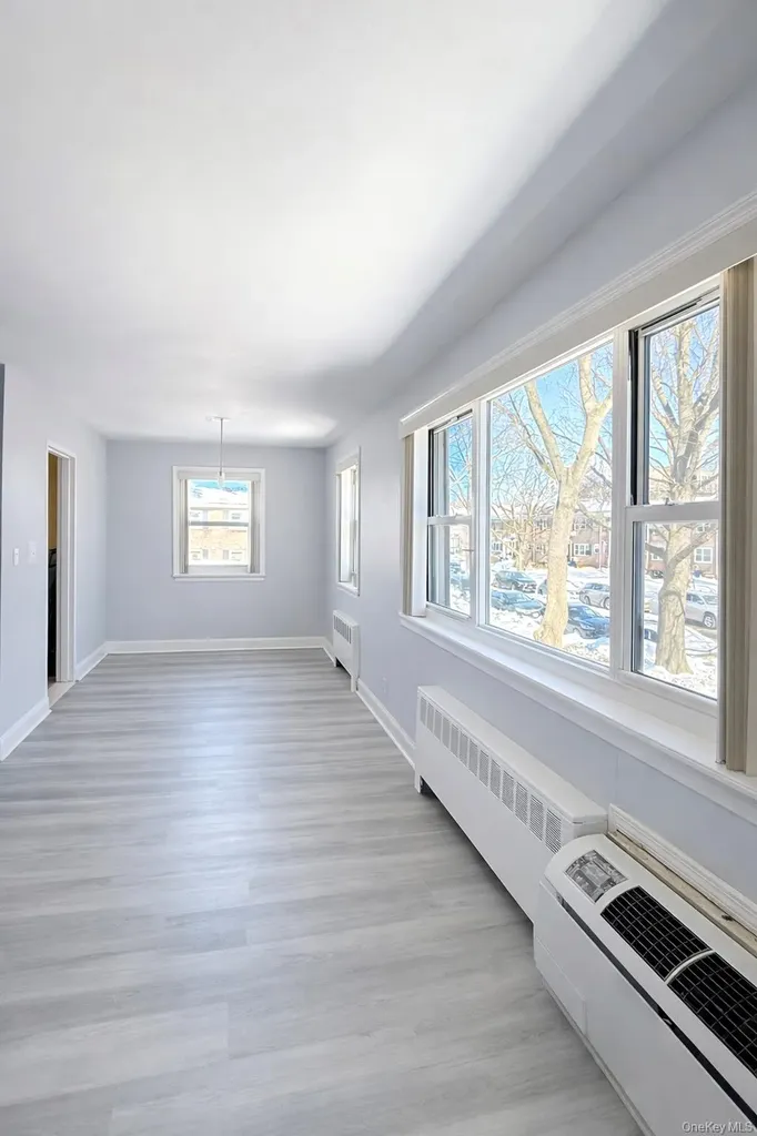 6758 152 Street Flushing NY 11367