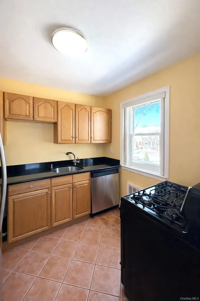6758 152 Street Flushing NY 11367