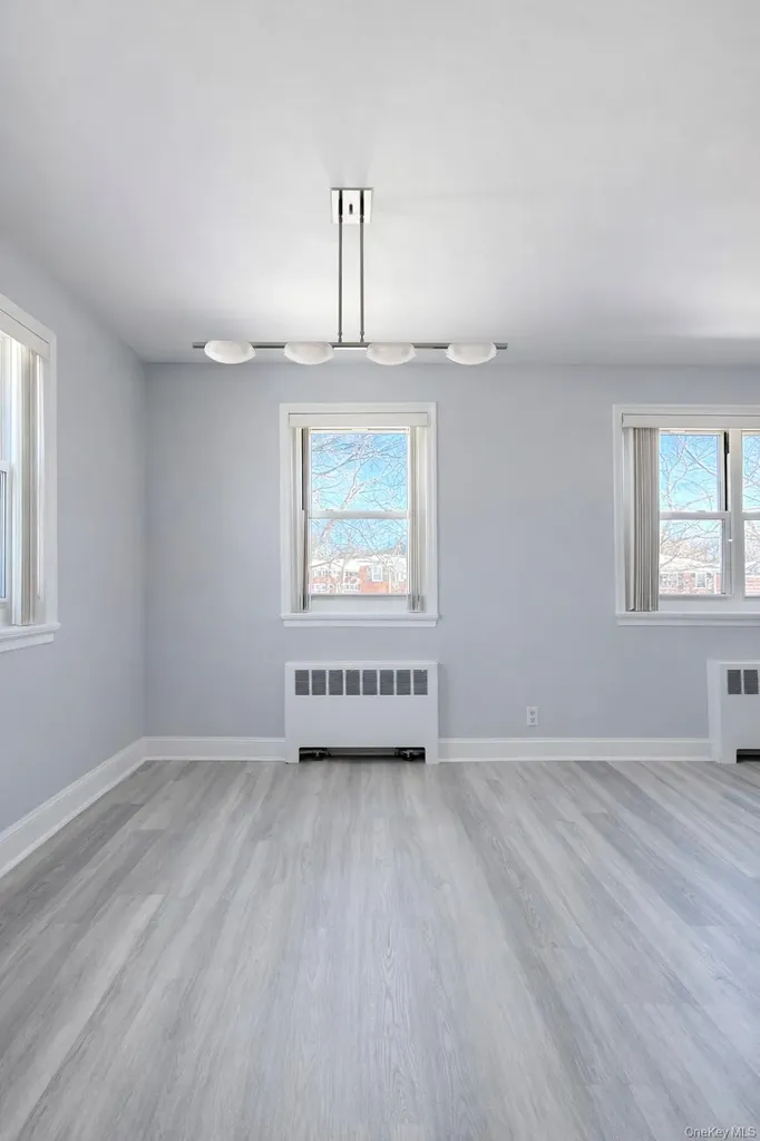 6758 152 Street Flushing NY 11367